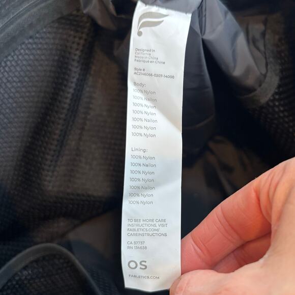 NWOT Fabletics Large Quilted Tote Gym Bag Metallic Gunmetal - Picture 12 of 13